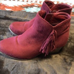 booties maroon